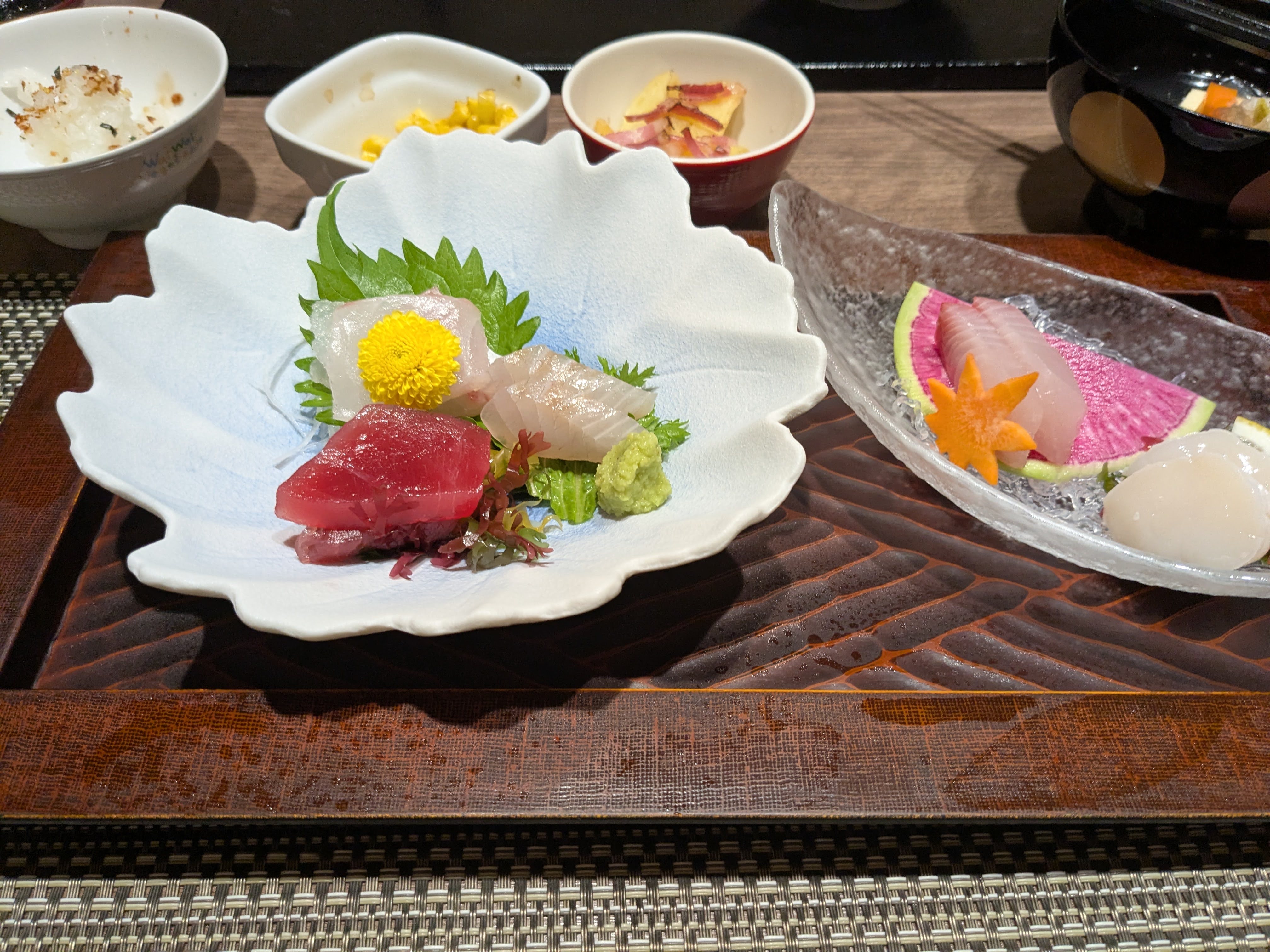 刺身の盛り合わせ