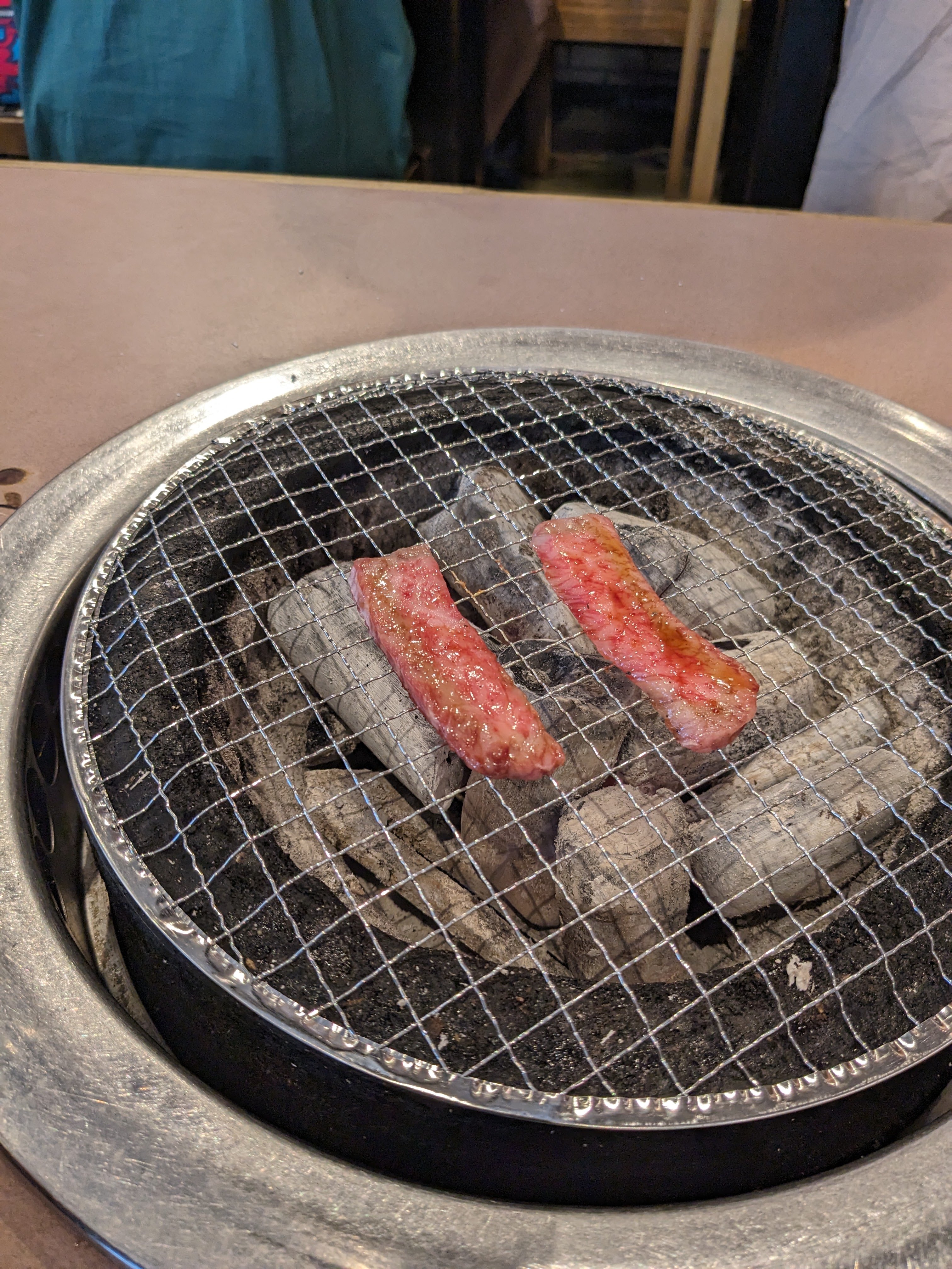 焼肉調理中